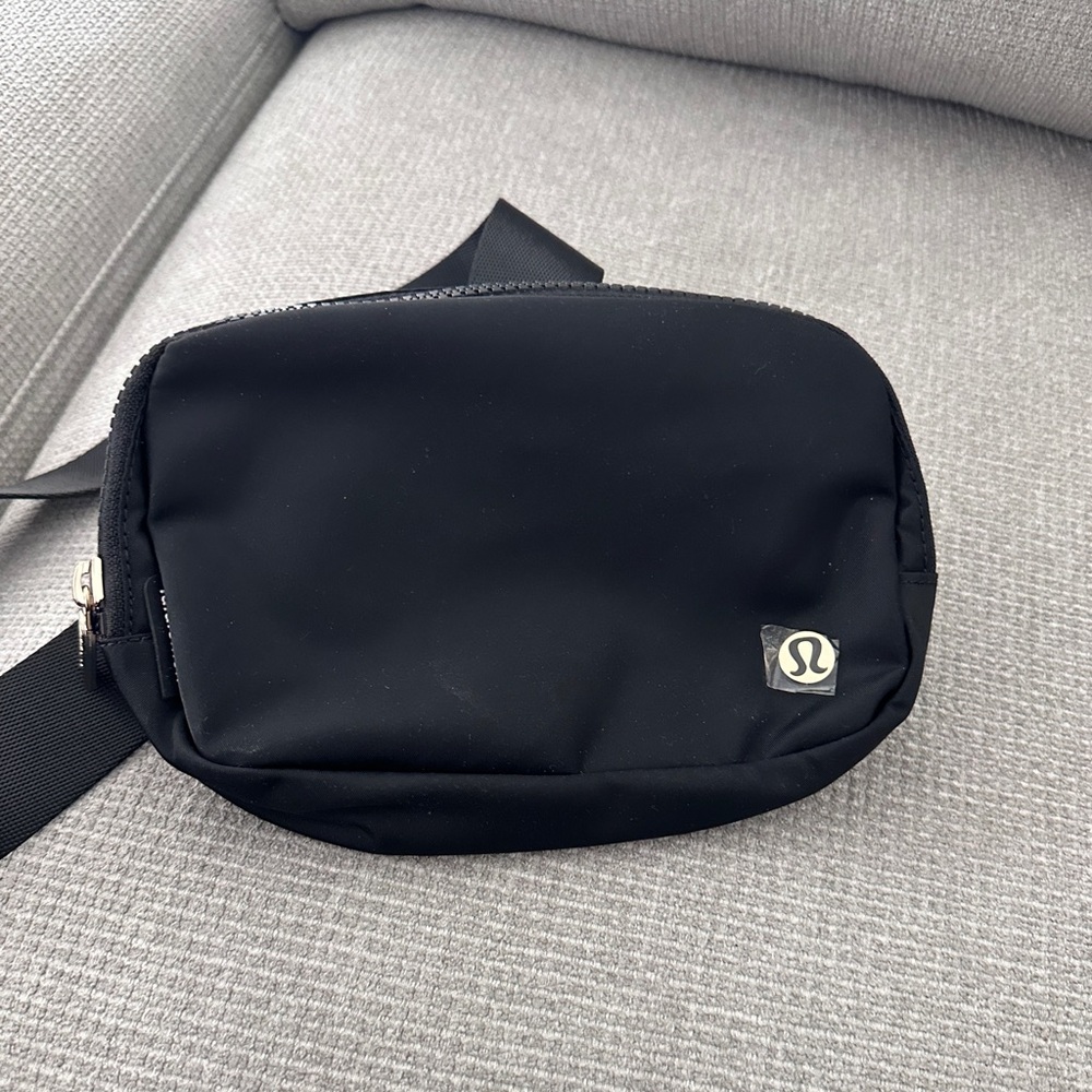 Brand new Lululemon gold hardware belt bag